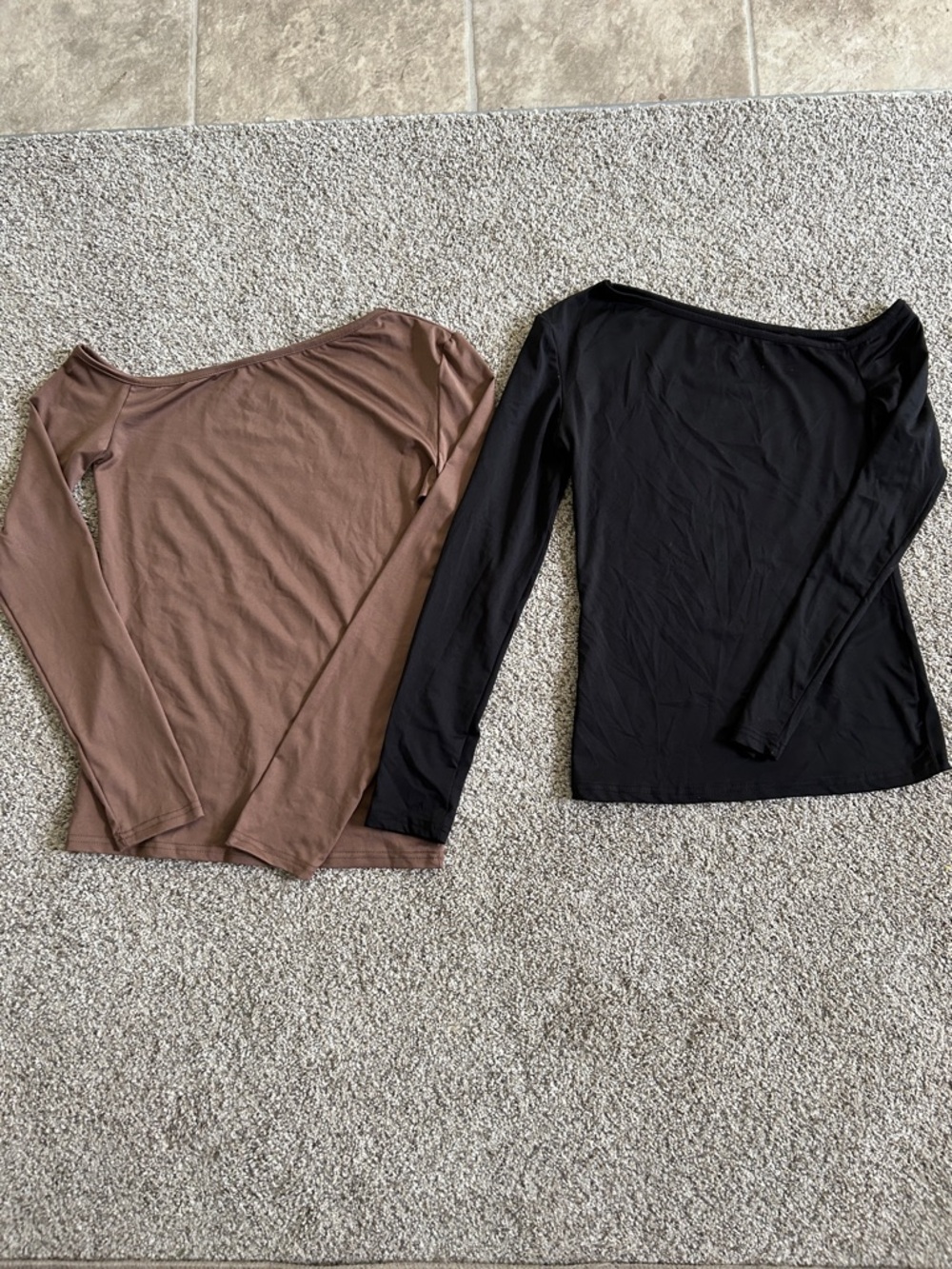 Women’s Long-Sleeve off the shoulder Top - Black and Brown